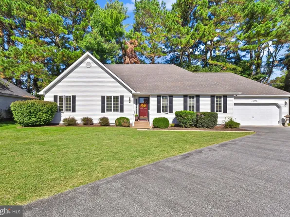 701 E Upland Ct, Salisbury, MD 21801