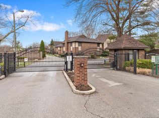 2211 Rome Dr APT D, Indianapolis, IN 46228