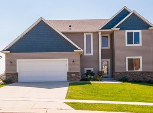 5126 Ridgeway Rd NW, Rochester, MN 55901