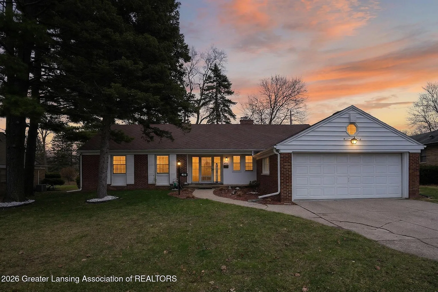 437 S Verlinden Ave photo 1