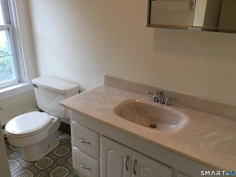 380 Thames St — Photo 12