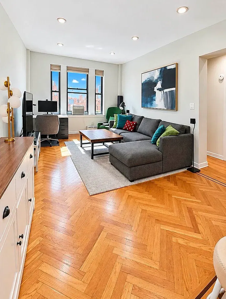 106 West 69th Street — Photo 1
