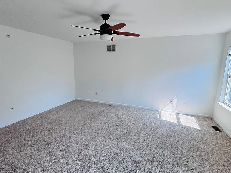 1011 King Way — Photo 19