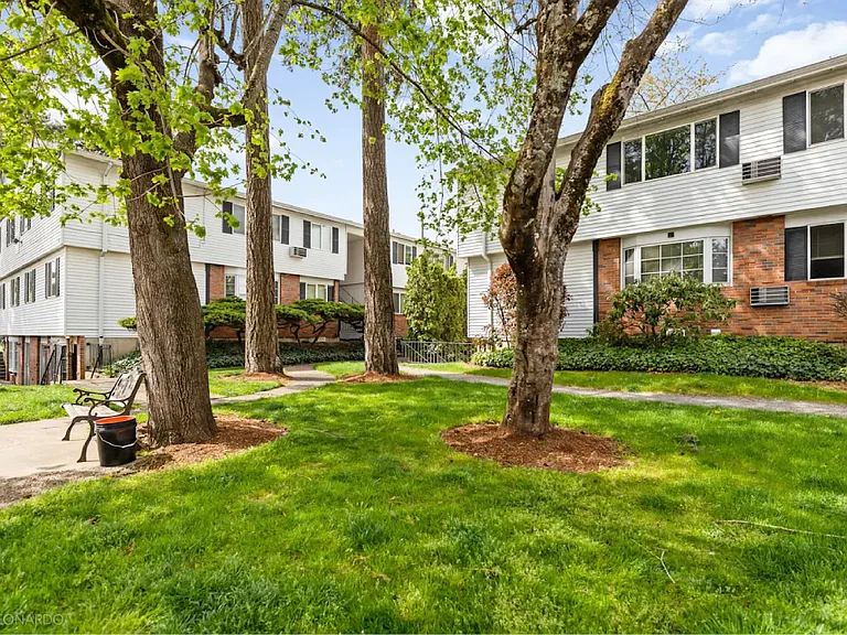 2500 SE 157th Ave — Photo 10