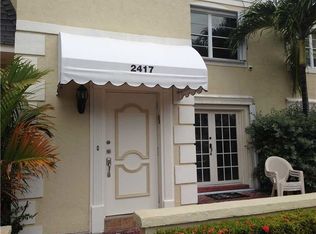 2417 NE 9th St, Hallandale Beach, FL 33009