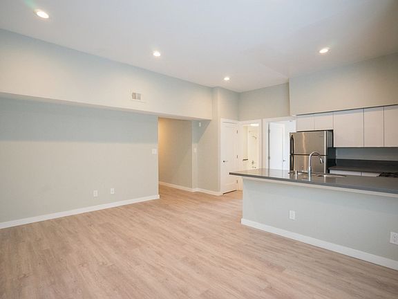 5th image of 3426 W 1st St APT 106