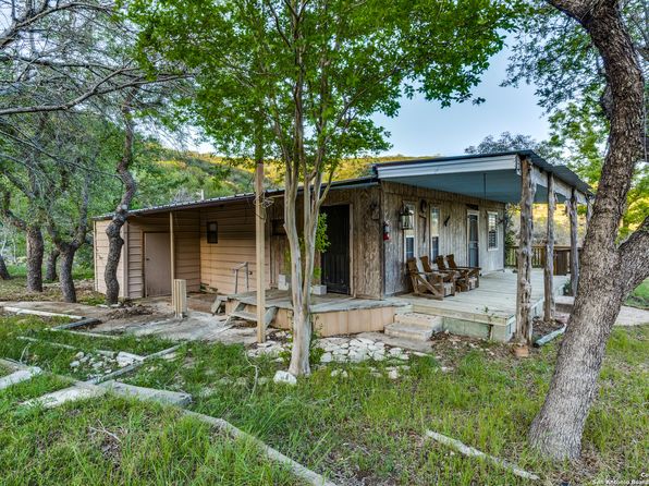 824 JUNIPER RD, Tarpley, TX 78883