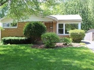 212 Spring Ave, Glen Ellyn, IL 60137