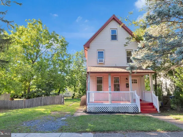 820 Laurel St, Delanco, NJ 08075