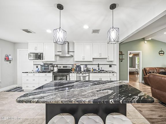 4th image of 3660 MANDARIN WOODS Drive N