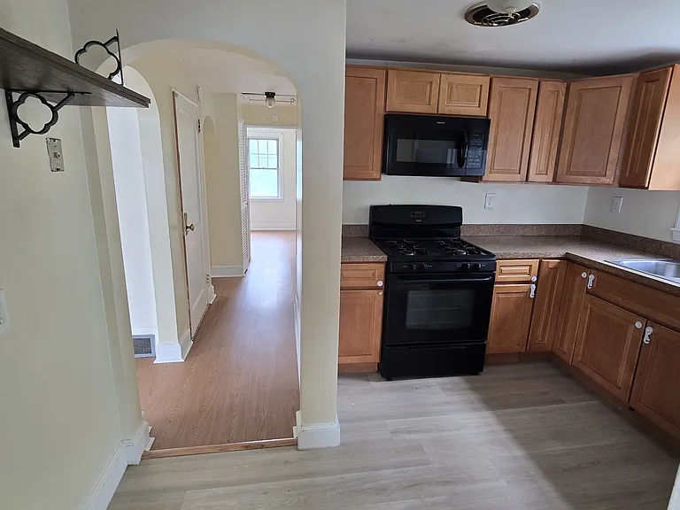 155 Glenwood Ave #2 — Photo 3
