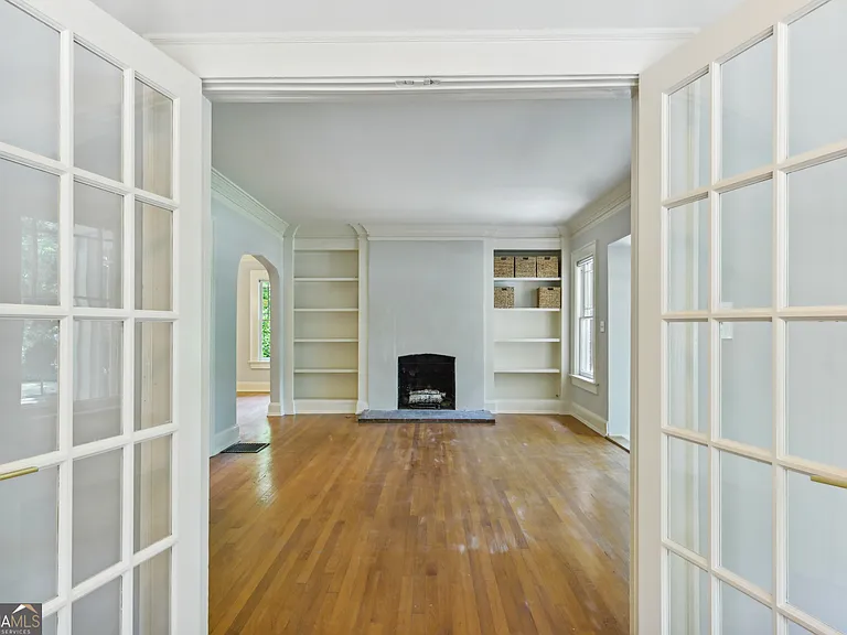 1500 N Highland Ave NE — Photo 5