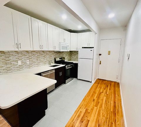 2nd image of 601 10th Ave APT 5A