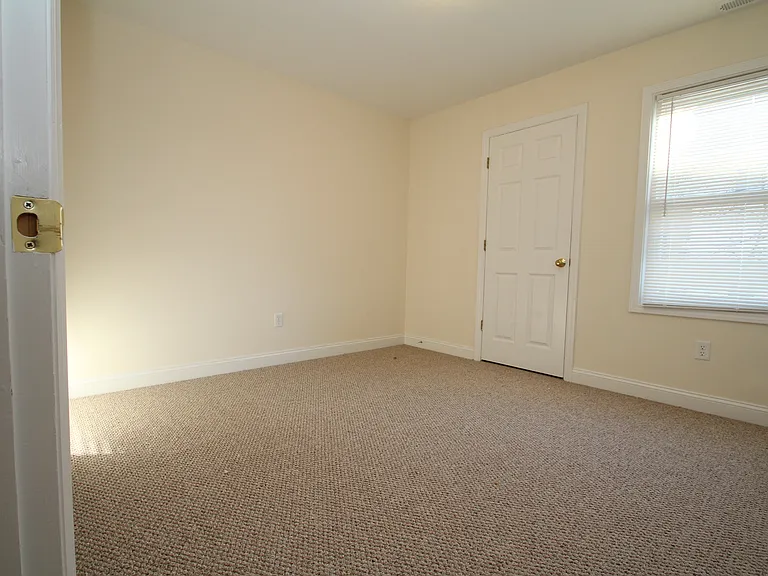 26 Novak St — Photo 5