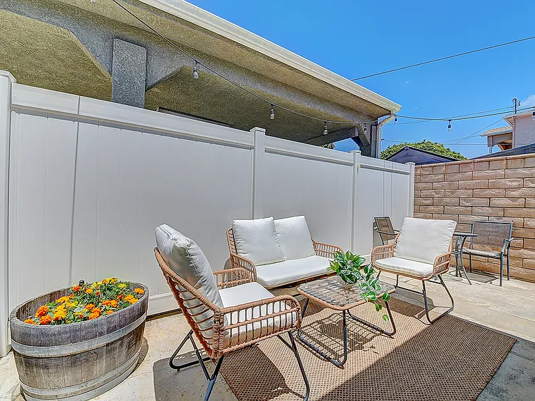 4136 Tilden Ave — Photo 33