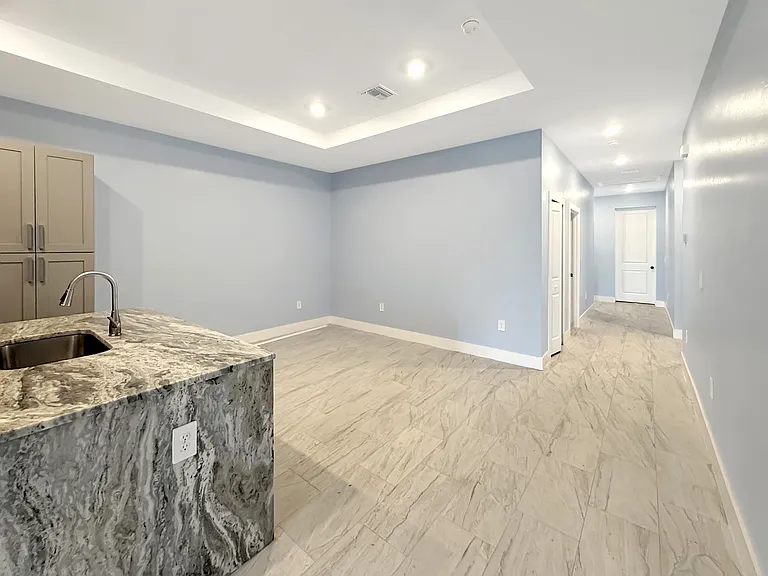 2742 Orange St — Photo 14