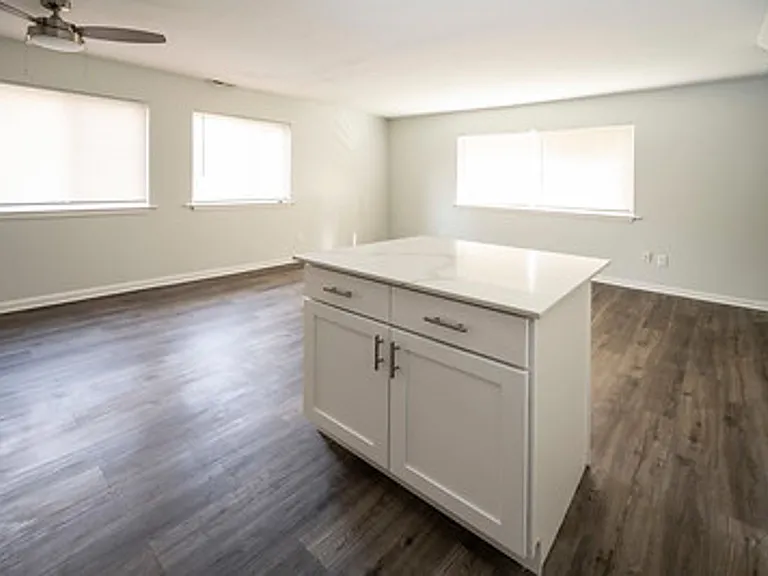 Timbercove Apartments and Townhomes — Photo 12