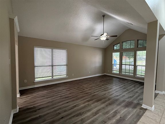 4th image of 6824 Amberdale Dr