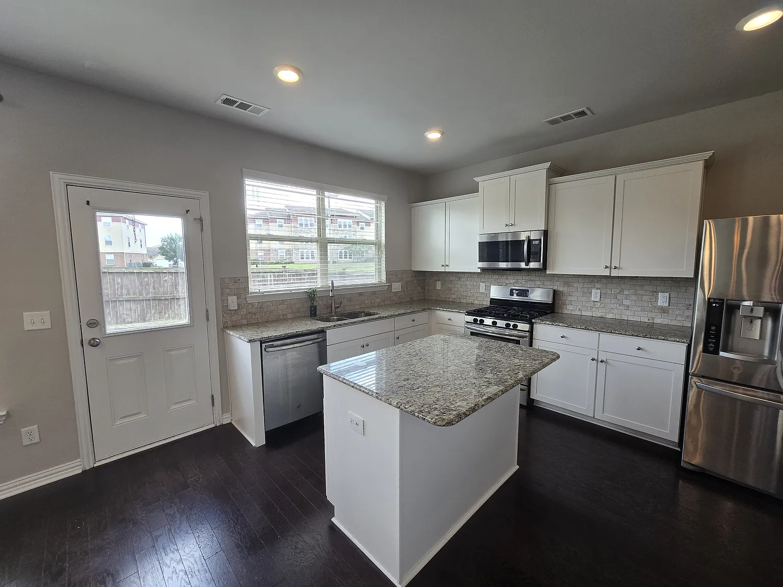 3005 Montrose Lane - 1 — Photo 2