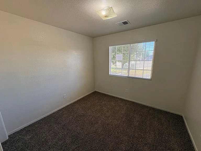 1905 S Grapewood St — Photo 5