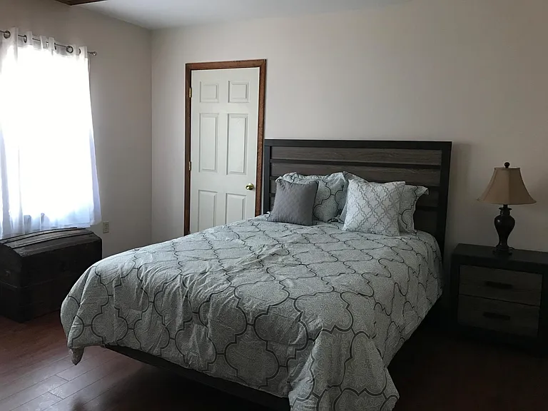 1016 Quincy Ave — Photo 2