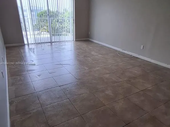 496 NW 165th Street Rd, Miami, FL