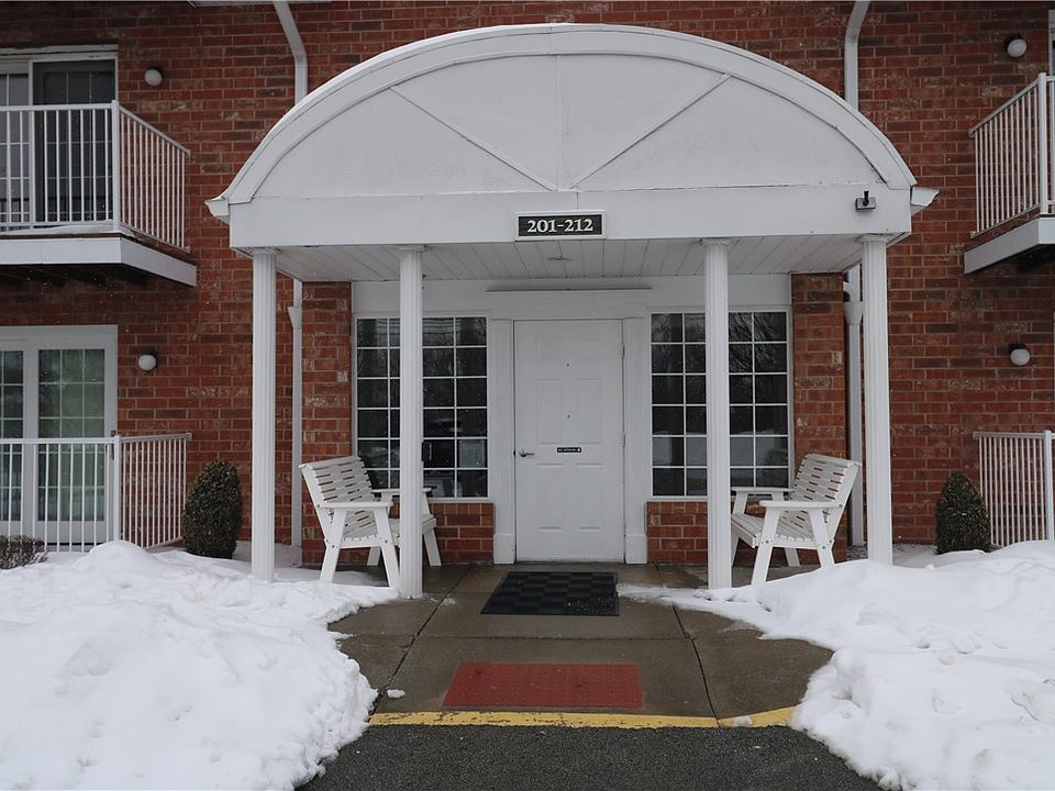 1st image of 211 Clubhouse Dr Unit 211