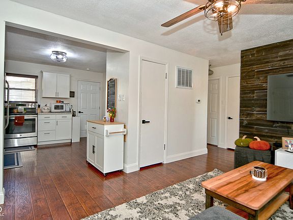5th image of 219 N Grant St