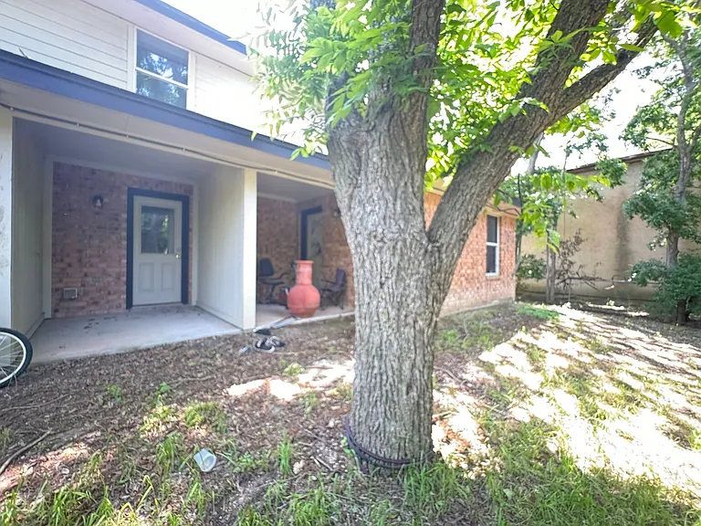 206 Veterans Ave — Photo 23