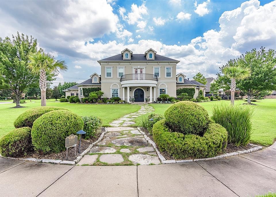 1st image of 2518 Magnolia Ln