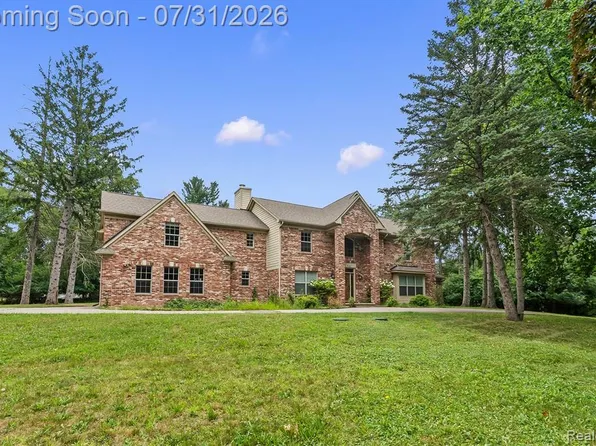 1592 Lone Pine Rd, Bloomfield Hills, MI 48302