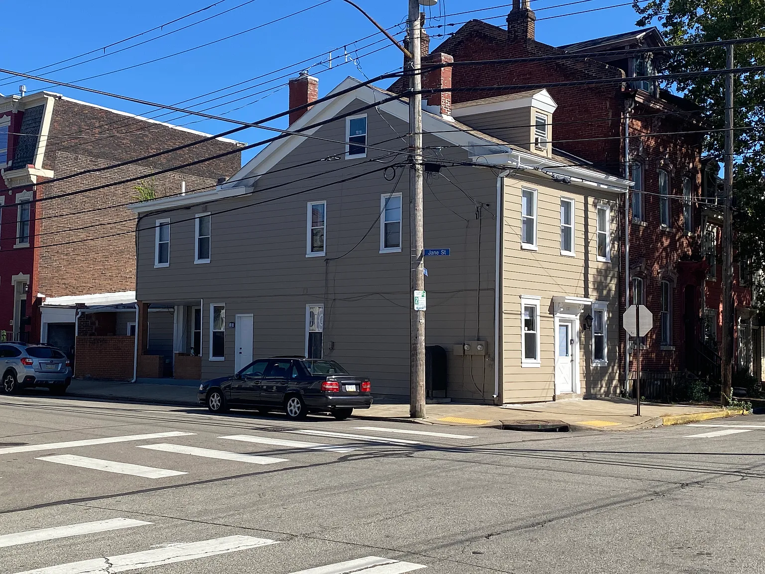 5 bed, $3,200 — Photo 1