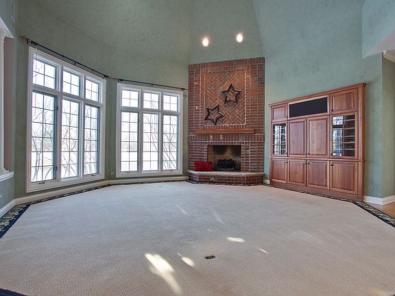 4th image of 4747 Wellington Dr