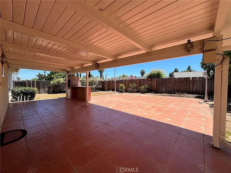 16944 Superior St — Photo 22