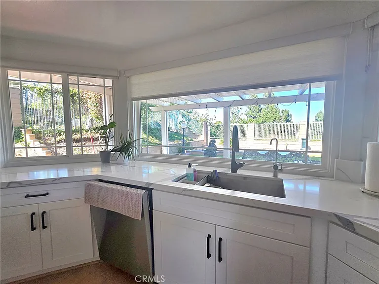 2200 Camino Rey — Photo 12