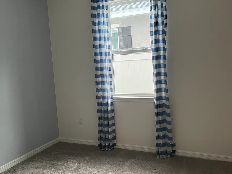 1658 Blue Lagoon Cir — Photo 25