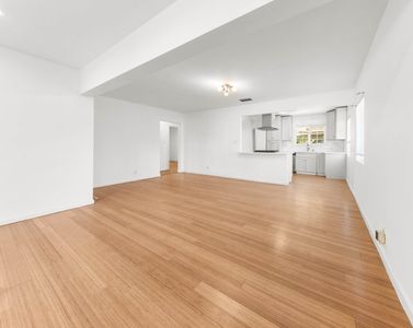 19148 Saticoy St, Reseda, CA, 91335