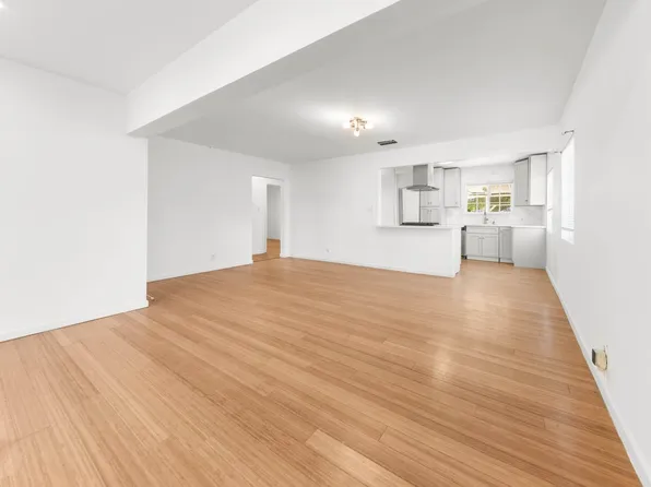 19148 Saticoy St, Reseda, CA 91335