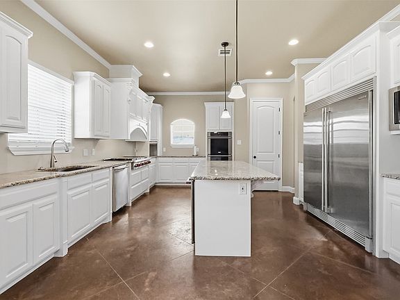 3rd image of 2115 Hollow Wood Way