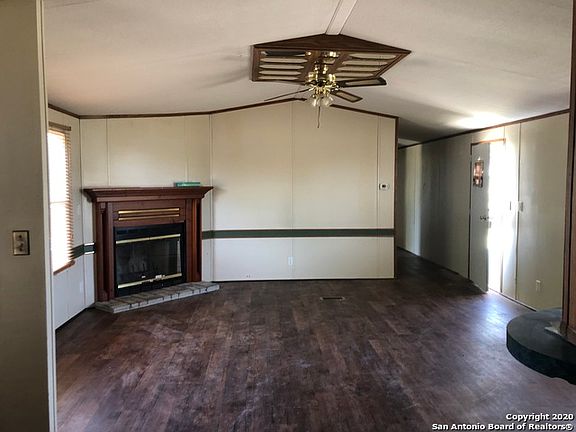 2nd image of 220 Lakeview Dr