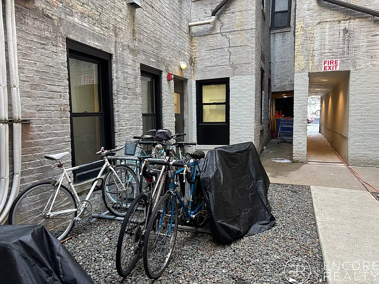 Beacon St — Photo 8