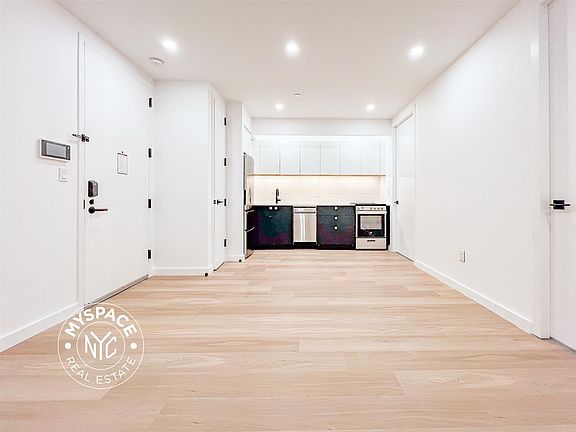 4th image of 650 Madison St #5F