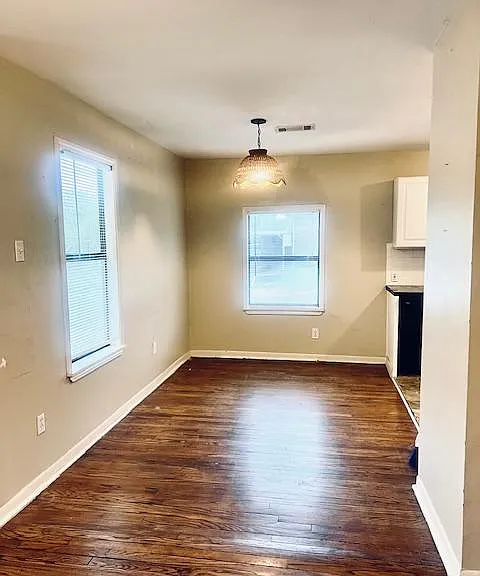 606 S Valentine St — Photo 5