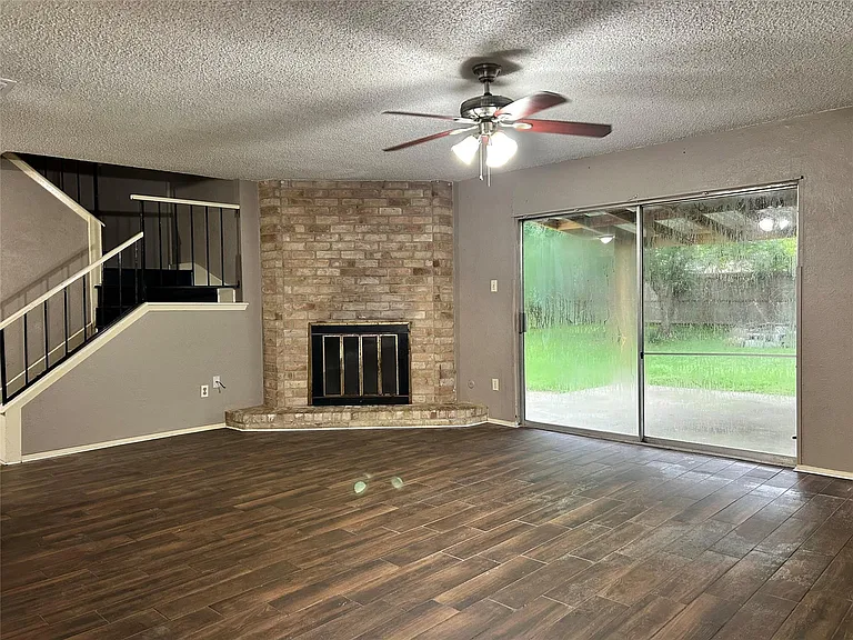 23122 Dew Wood Ln — Photo 2
