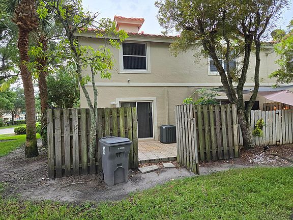 4th image of 841 Summit Lake Drive