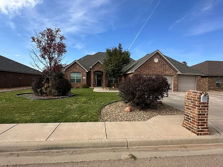 3724 Woodlark Rd — Photo 2