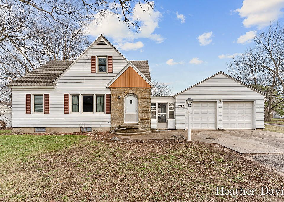 1st image of 795 Butternut Dr