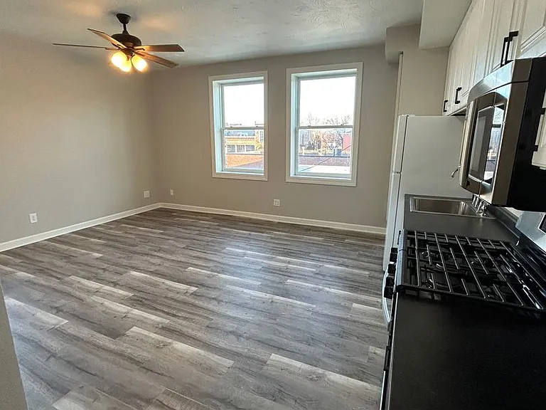 208-212 S Minnesota Ave — Photo 14