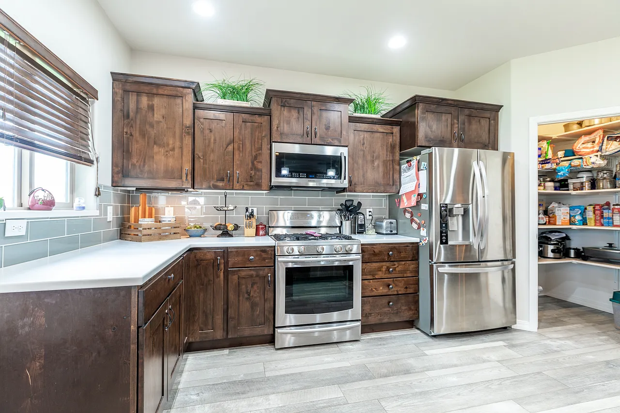 4 bed, 2124 sqft, $2,800 — Photo 4