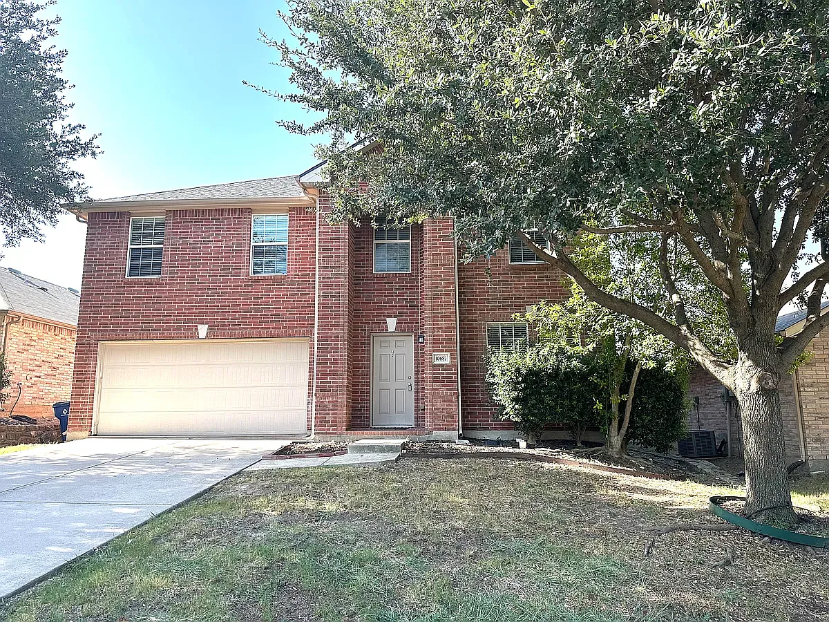 4 bed, 2.5 bath, 2906 sqft, $2,595 — Photo 1